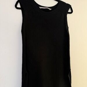 Athleta Long and Lean Knit Sweater Vest Size Medium Activewear Beach Lightweight